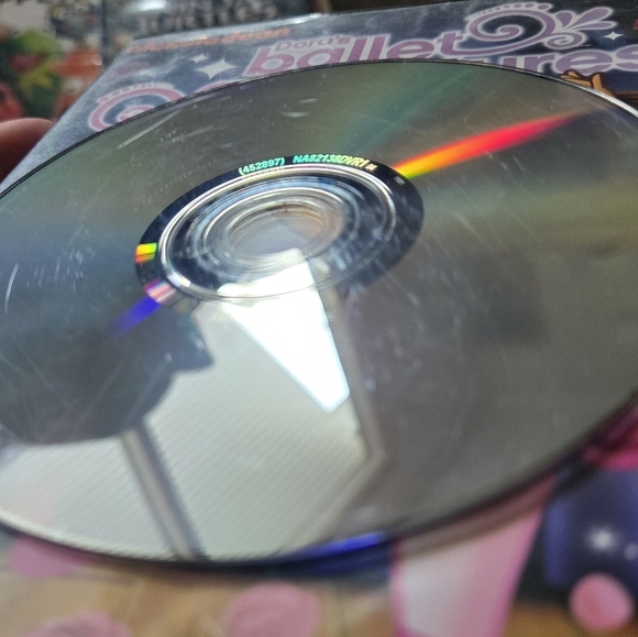 Dora the Explorer DVD Bundle - Pirate Adventure & Ballet Adventures - Picture 6 of 13